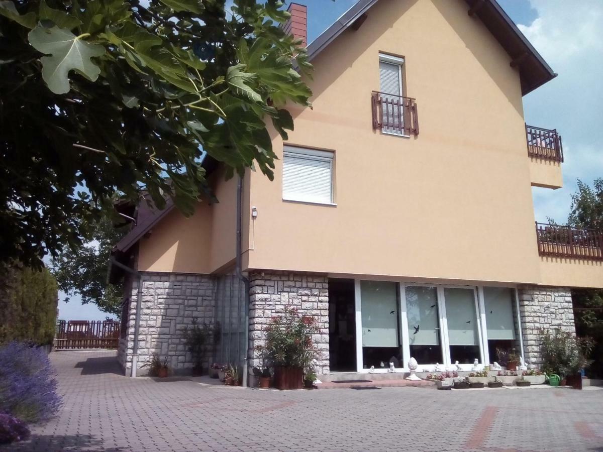 Hotel Kata Vendégház à Balatonfüred Extérieur photo